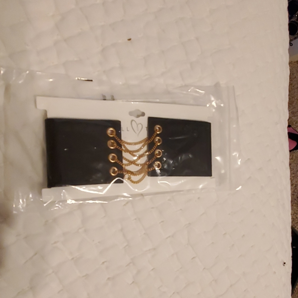 Choker brand new in package